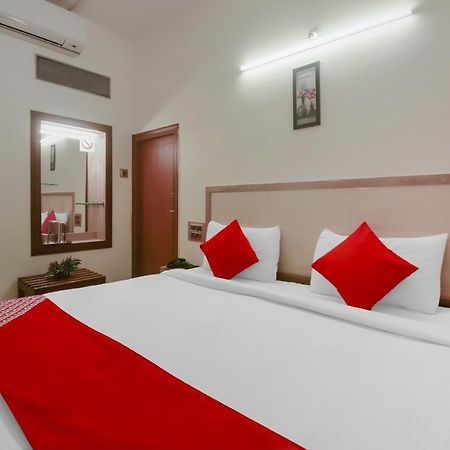 Kaveri Hotel Bed&Breakfast Mysore Exteriör bild