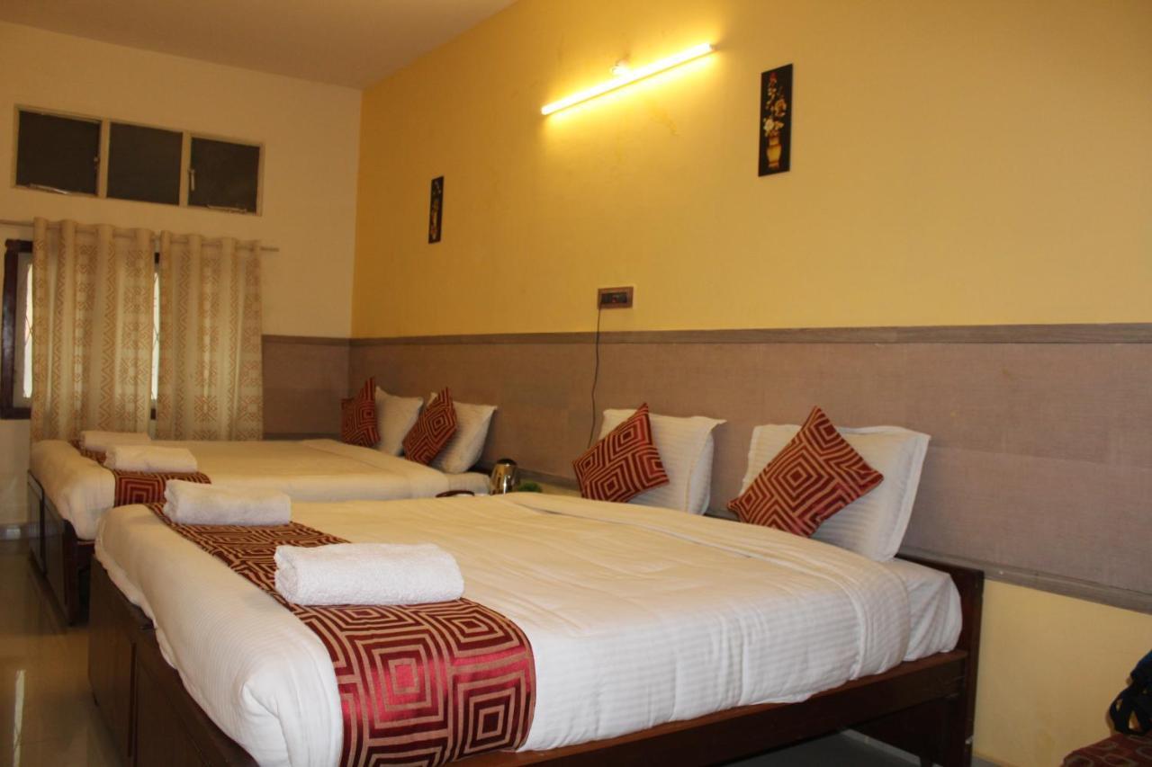 Kaveri Hotel Bed&Breakfast Mysore Exteriör bild