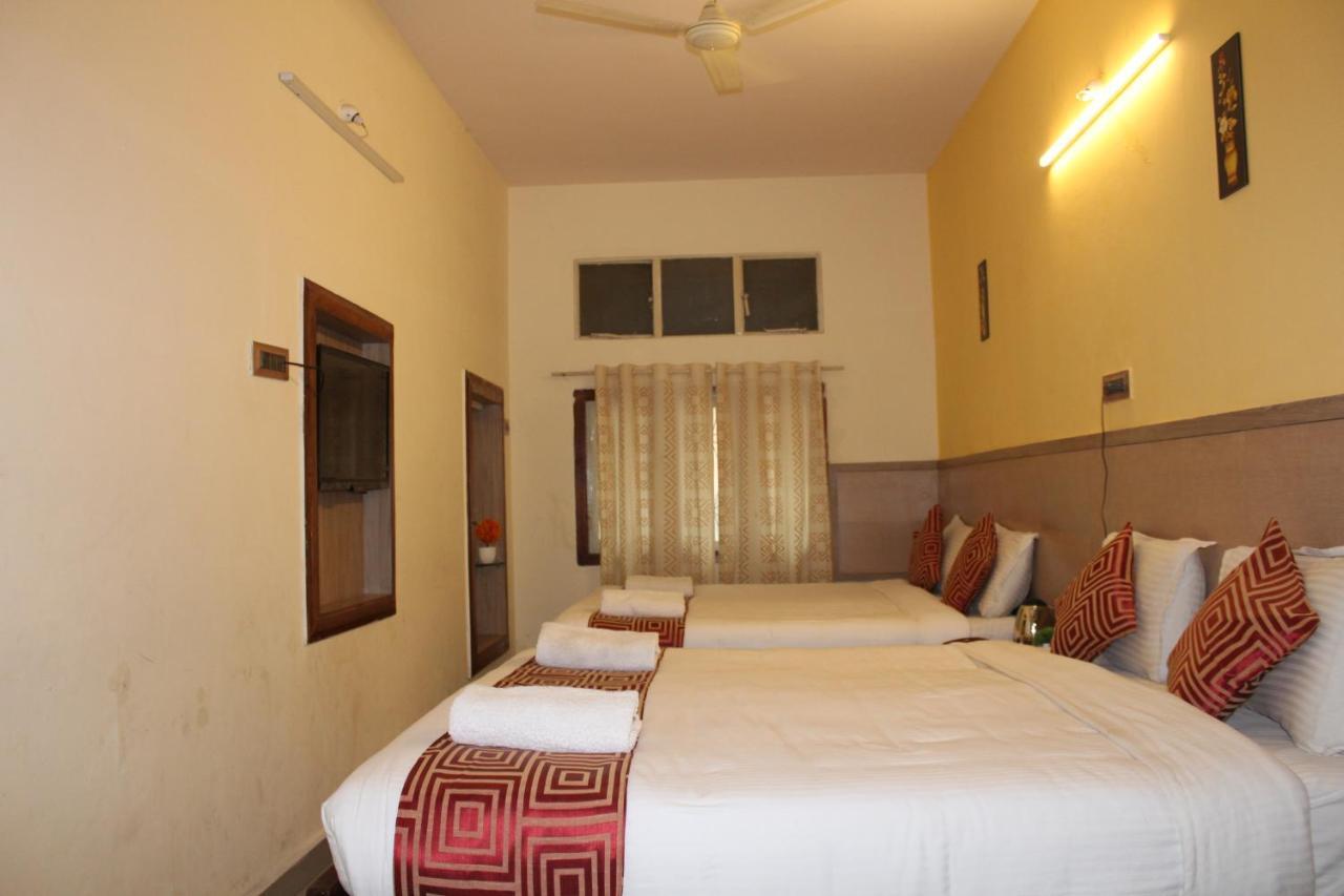 Kaveri Hotel Bed&Breakfast Mysore Exteriör bild