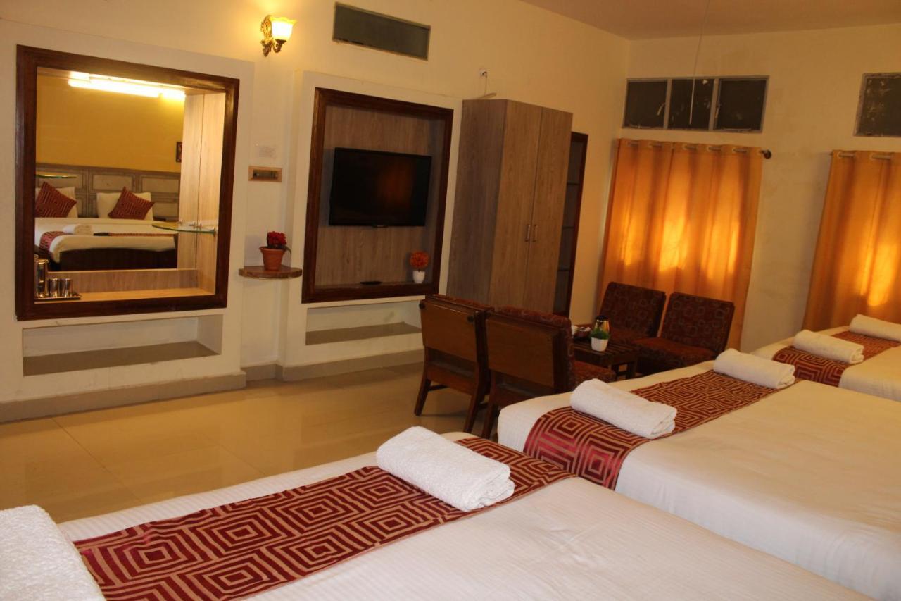 Kaveri Hotel Bed&Breakfast Mysore Exteriör bild